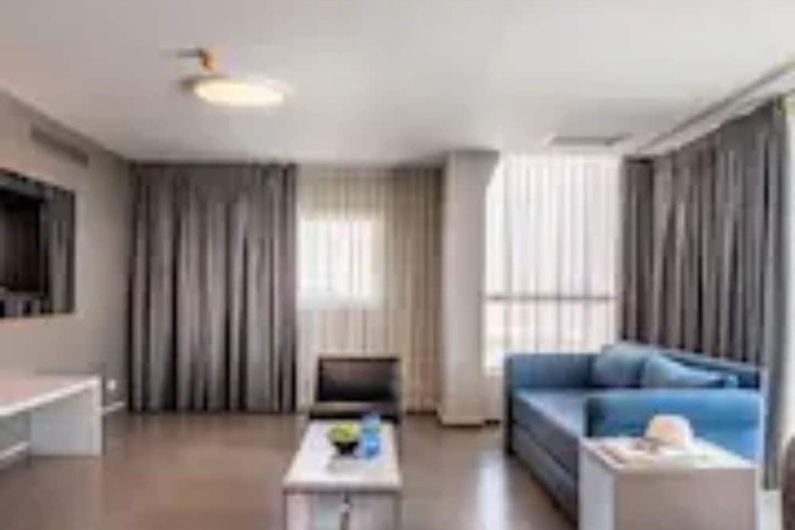 Room 16 of 43
