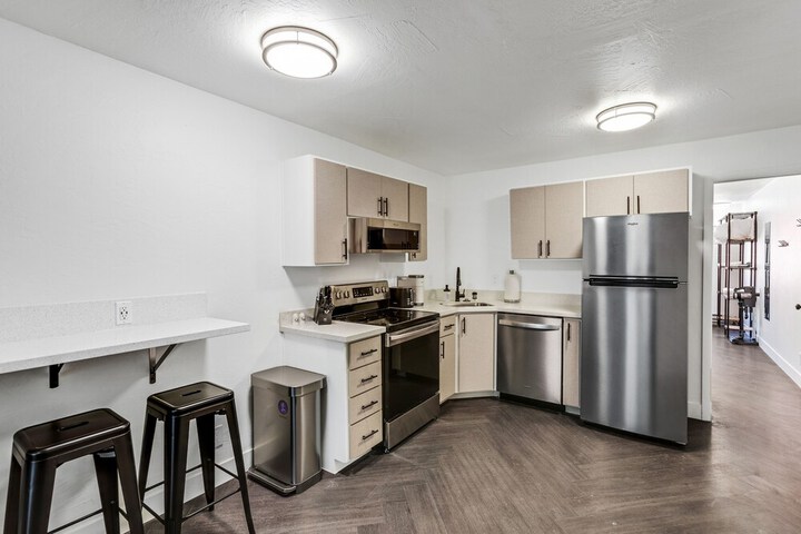 Beautiful Ski-in / ski-out Condo Located on the Eagle Point Resort! 1 Bedroom Condo by RedAwning
