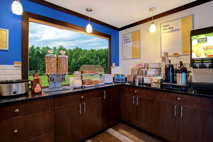 Breakfast/Coffee Service 29 of 31