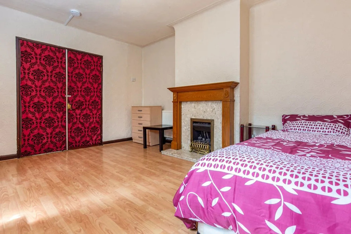 Room 2 of 14