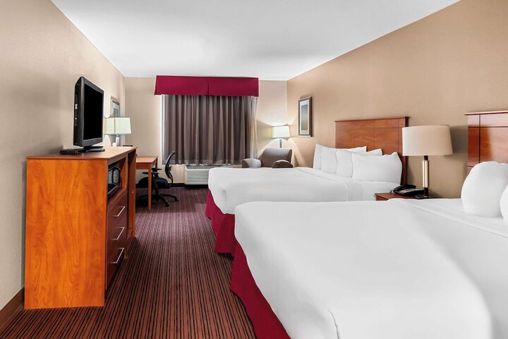 2 Queen Beds (3 of 14)