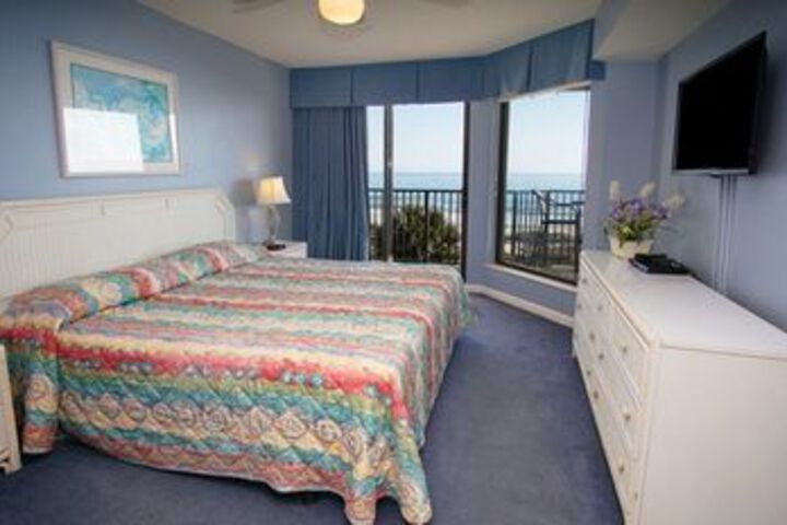 Room 8 of 12
