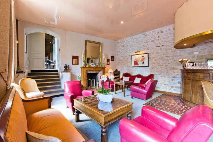 Guest Lobby