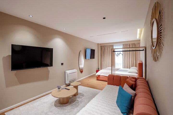 Room 74 of 132