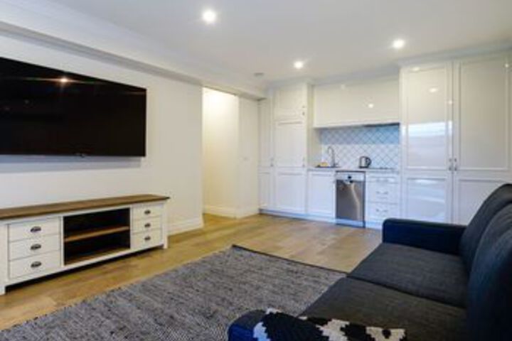 Room 16 of 22