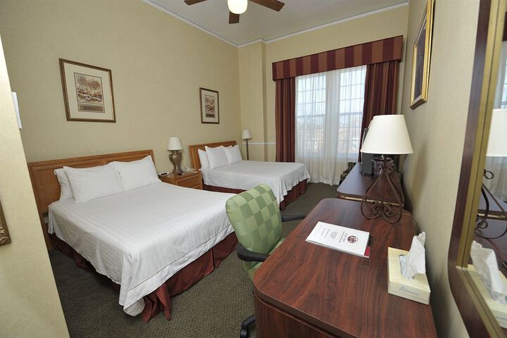 Room 9 of 25