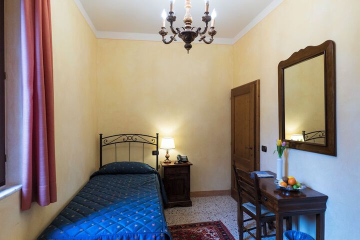 Room 15 of 74