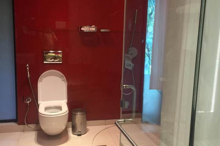 Room 44 of 90