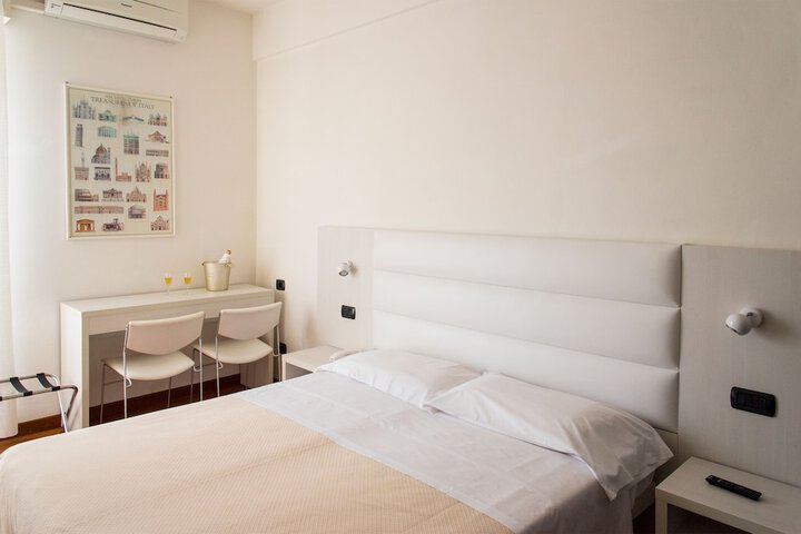 Room 14 of 63