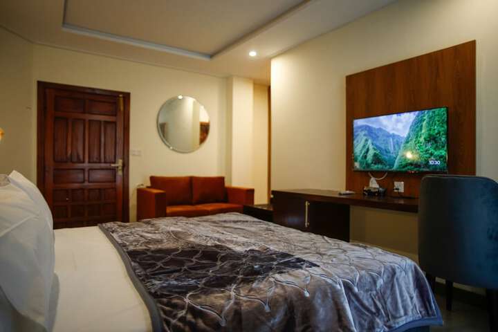 Room 3 of 13