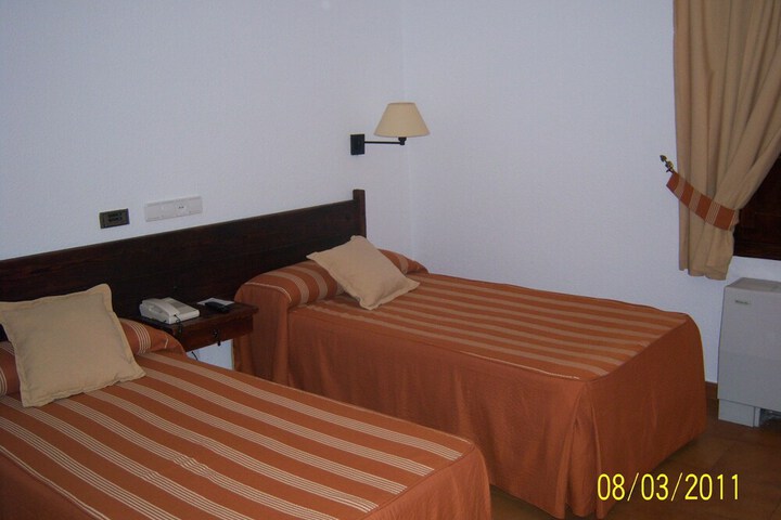 Room 8 of 32