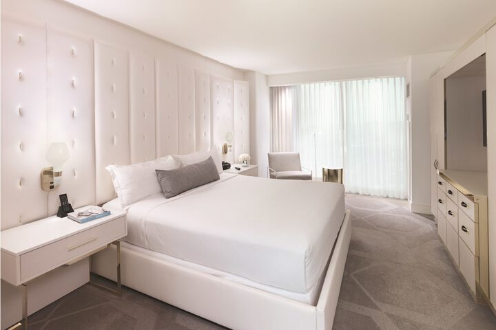 Room 4 of 70