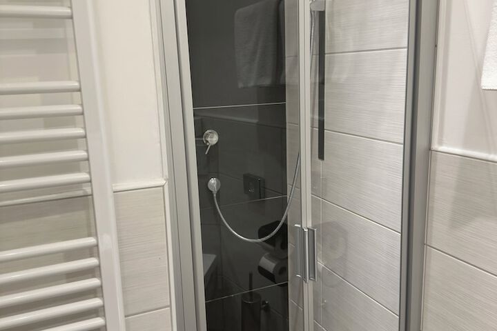 Room 105 of 136