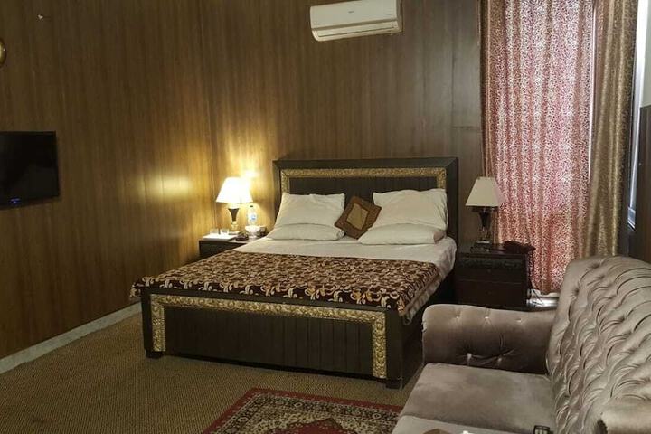 Room 7 of 15