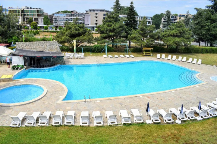 Pool 5 of 11