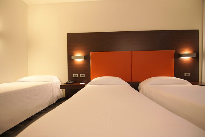 Room 9 of 47