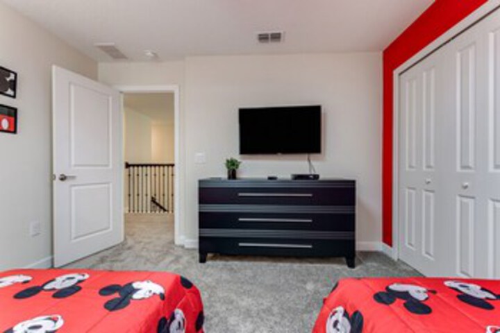 Room 53 of 70