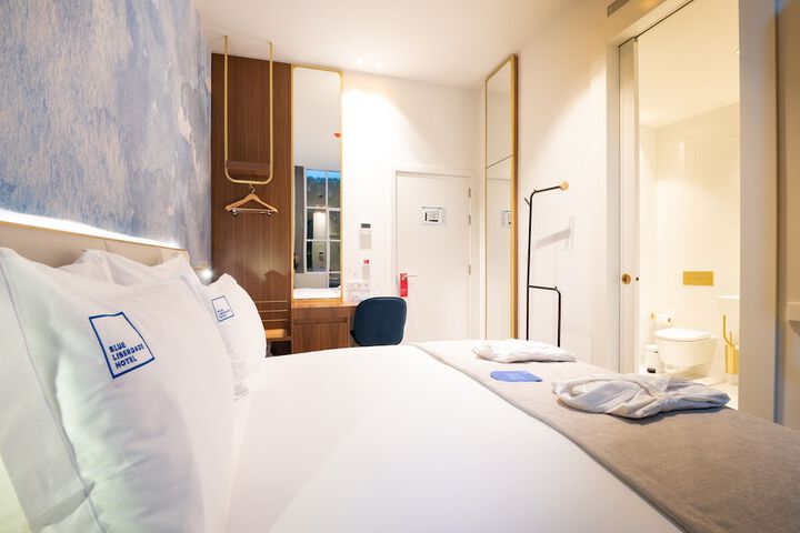 Room 14 of 48