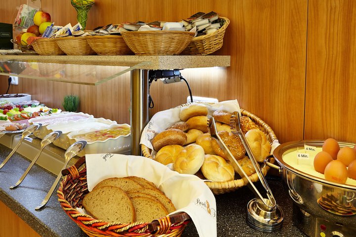 Breakfast/Coffee Service 36 of 47