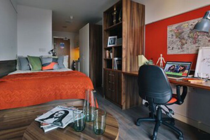 Room 33 of 37
