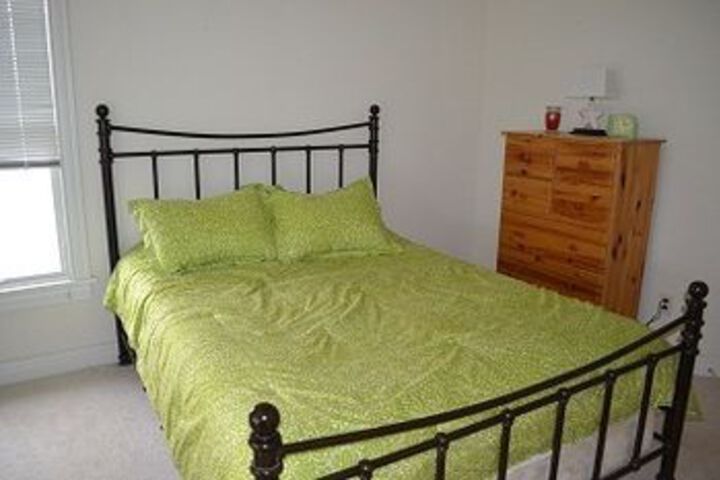 Room 6 of 10