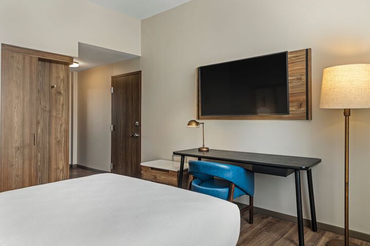 Room 17 of 43