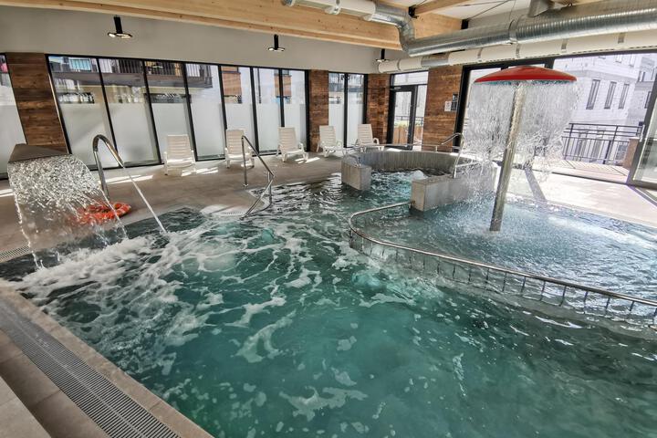 Pool 6 of 15