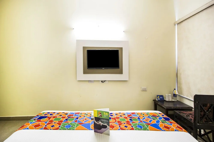 Room 5 of 13