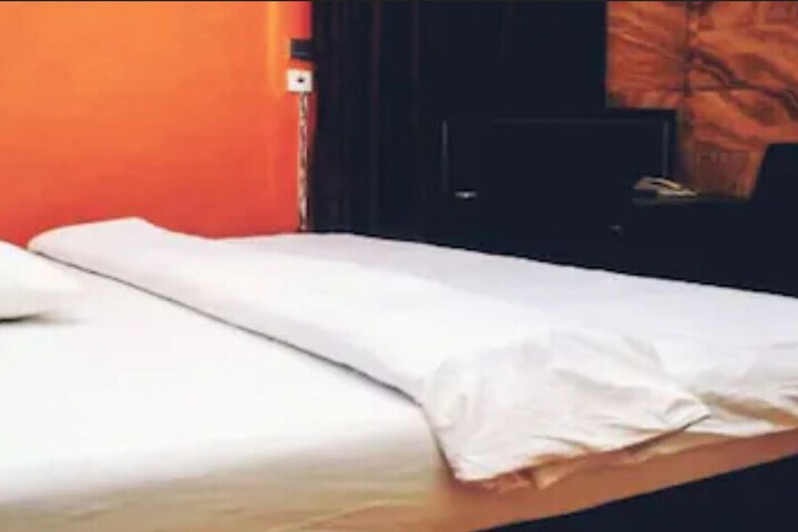 Room 5 of 24