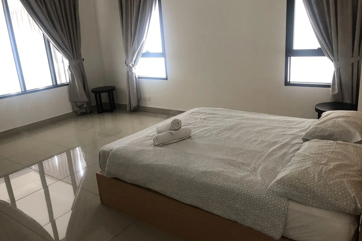 Room 6 of 24