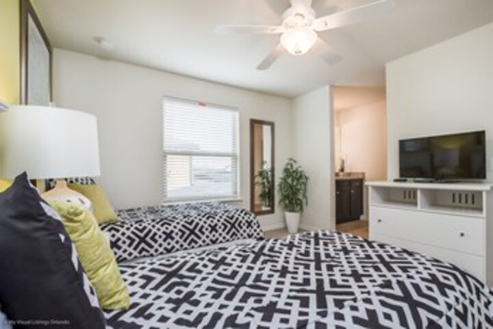 Room 70 of 73