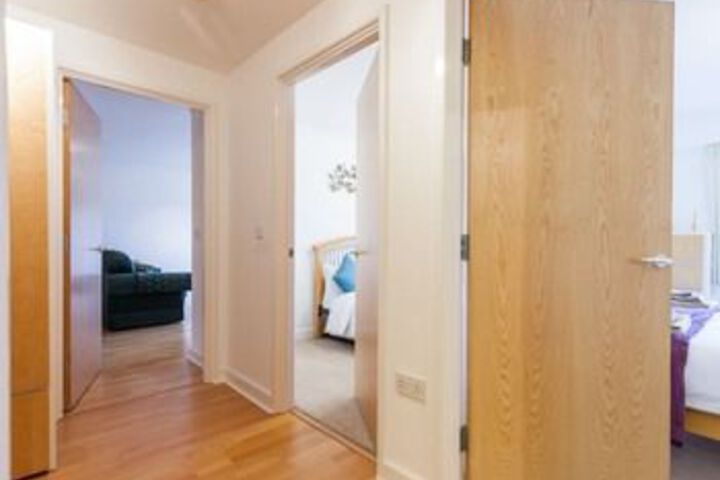 Room 6 of 16