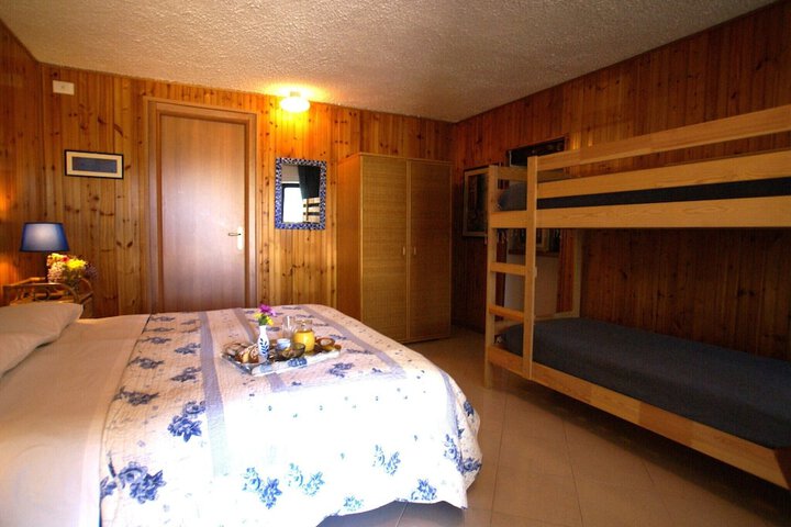 Room 17 of 74