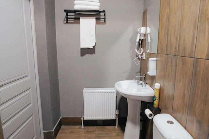 Room 16 of 22