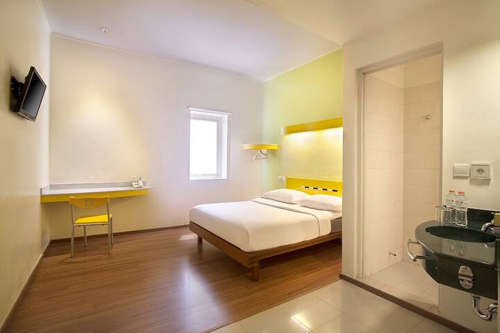 Room 2 of 24
