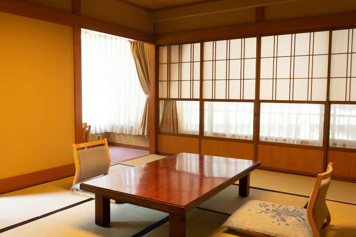 Room 4 of 43