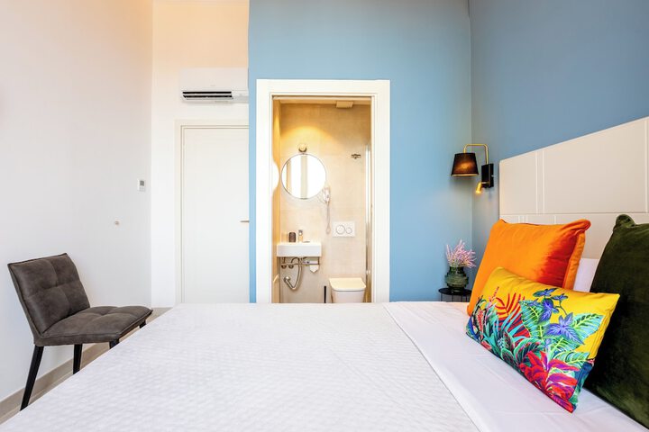 Room 13 of 54