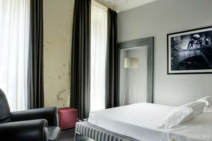 Room 25 of 51