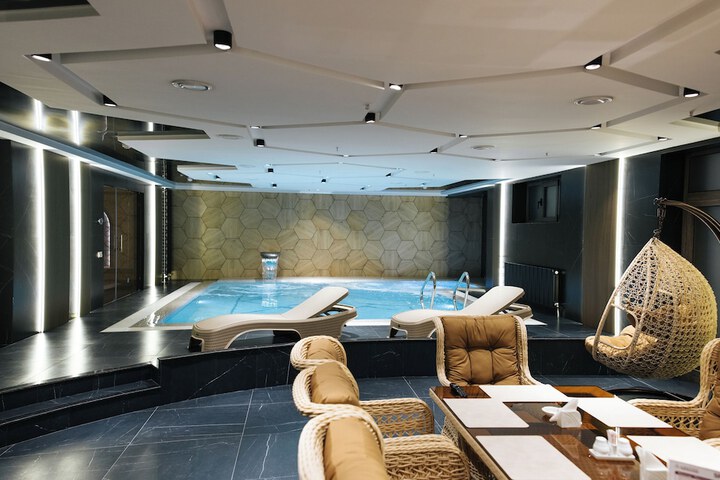 Pool 20 of 45