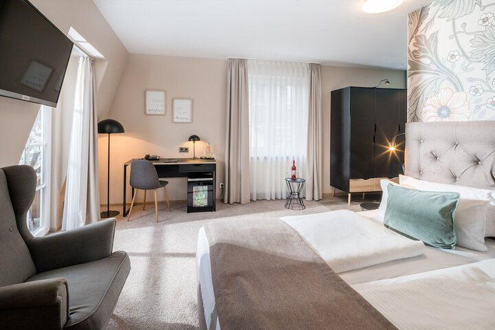 Room 10 of 29