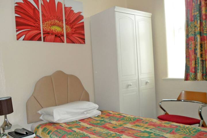 Room 12 of 61