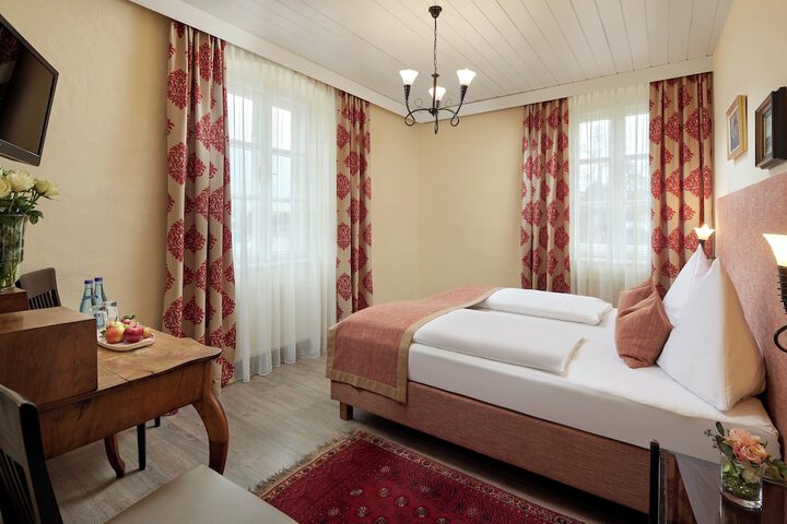 Room 31 of 104