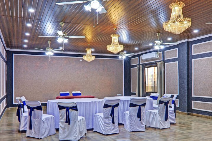 Ballroom/Hall 31 of 39