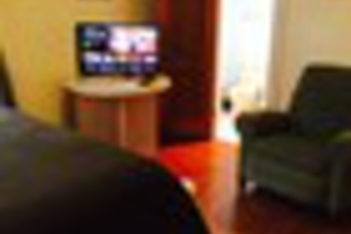 Room 8 of 246