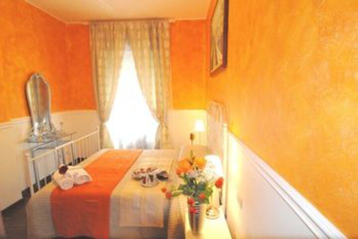 Room 11 of 24