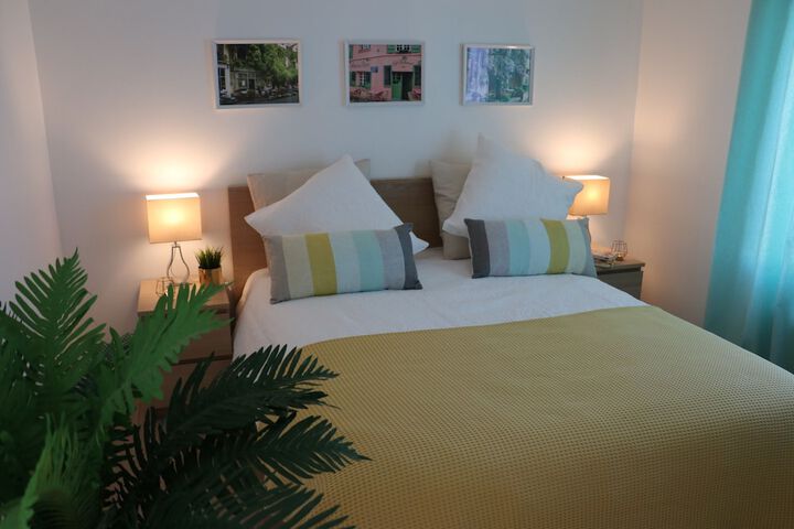 Room 2 of 28