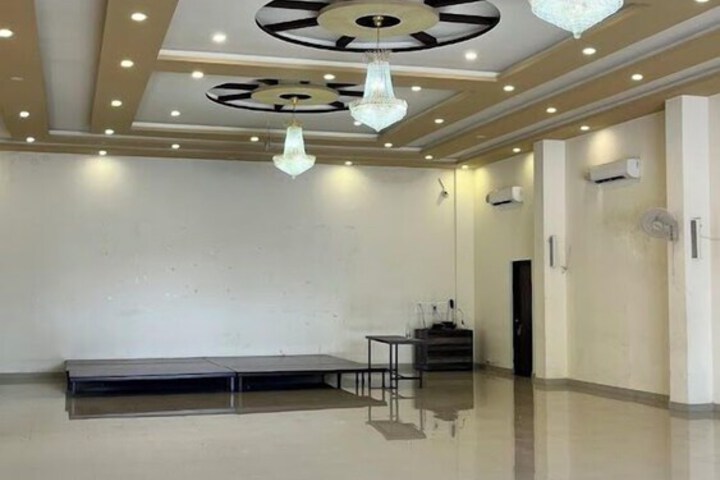 Ballroom/Hall 31 of 42