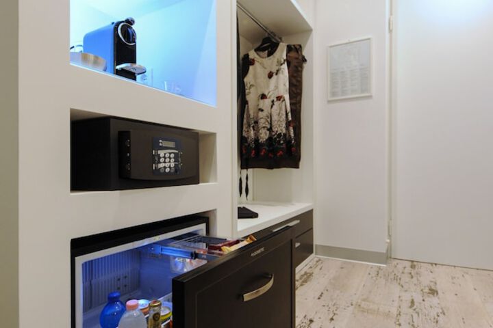Room 17 of 85