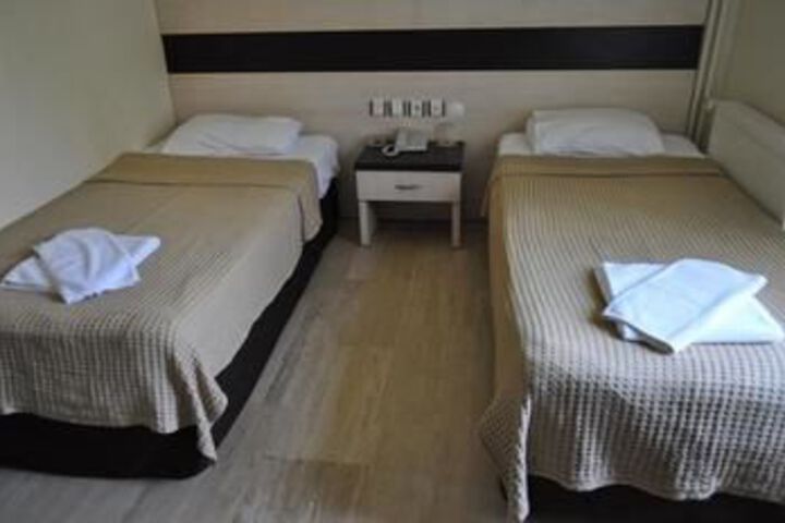 Room 12 of 27