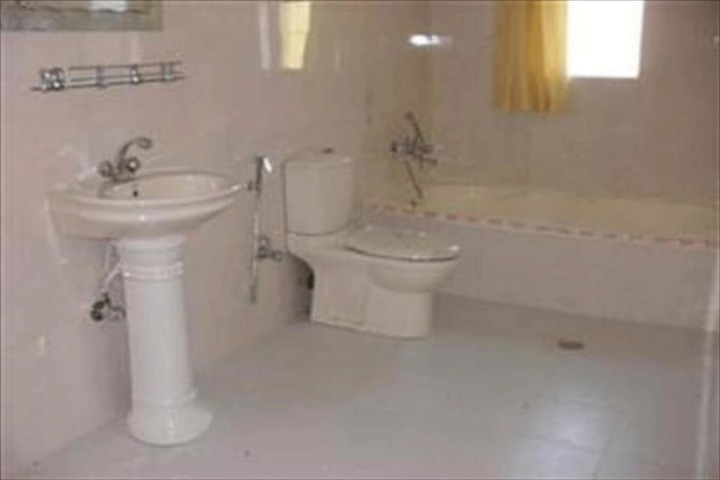Room 12 of 27